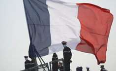 Le Japon et la France prêtent allégeance