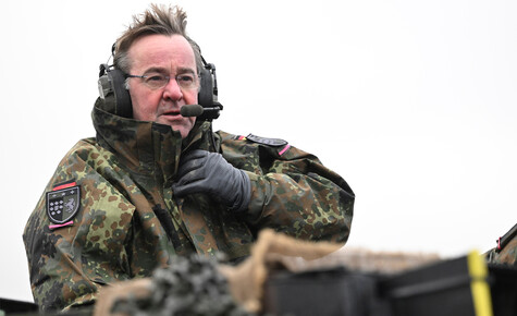 La popularité du ministre de la Défense de l’Allemagne augmente