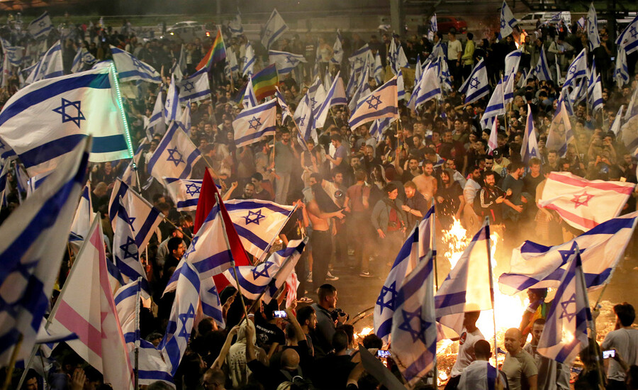 Israël dans le chaos après le congédiement du ministre de la Défense par Netanyahou