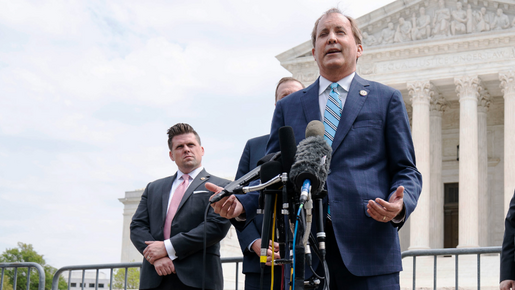 Ken Paxton acquitté de sa mise en accusation
