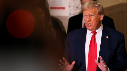 Un juge impose à Trump une ordonnance de silence
