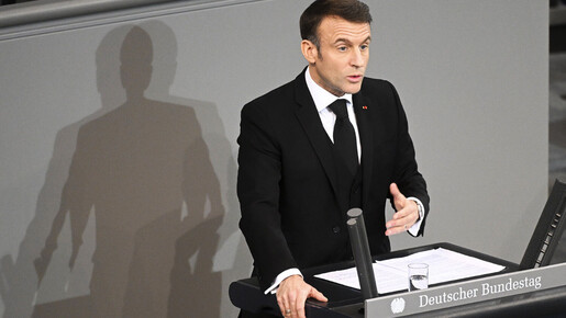 Macron s’exprime dans la « langue du vieil ennemi »