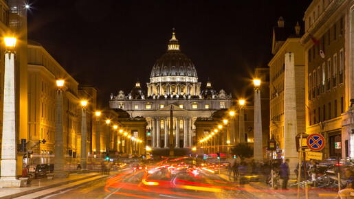 Trump qualifie le Vatican d'« artisan de la paix »