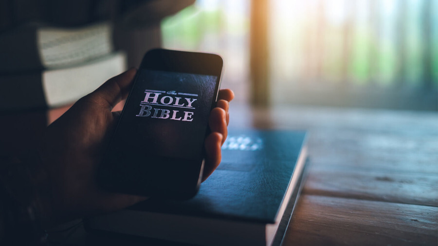 Laissez tomber l'IA — lisez votre Bible