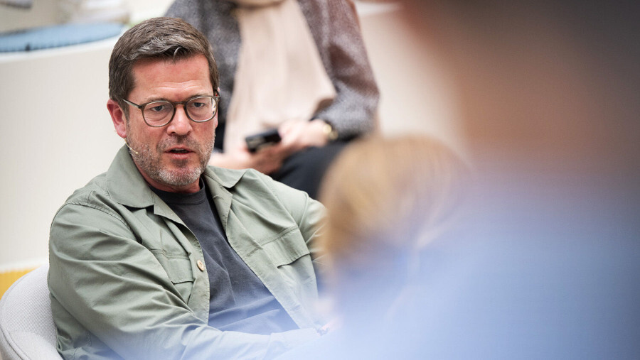 Guttenberg, Reiche et une réunion mystérieuse