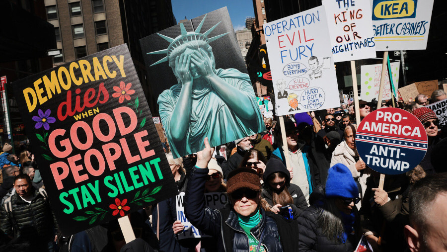 Manifestations aux États-Unis : colère incohérente mais bien financée