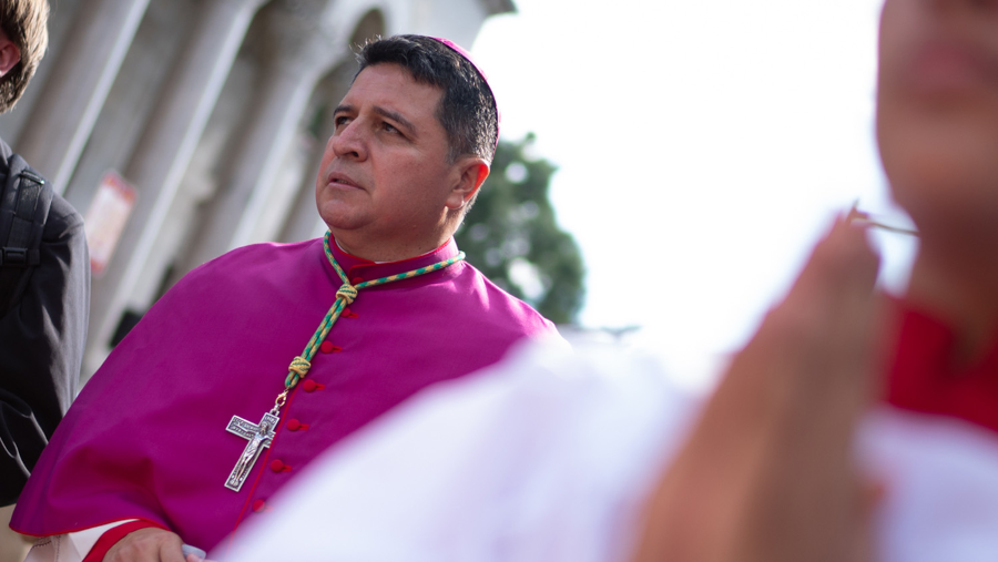Le pape nomme un ancien immigrant clandestin évêque