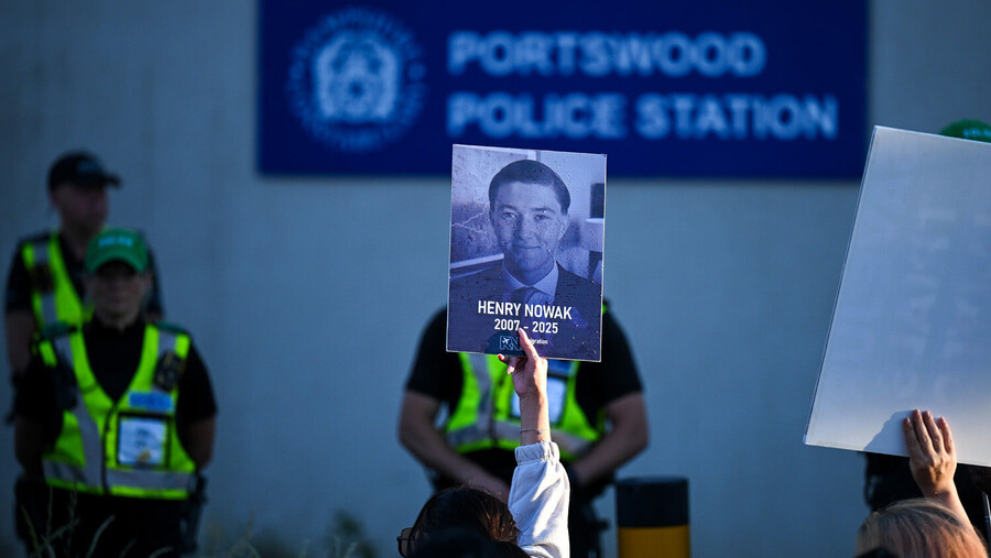 Le racisme de la police britannique démasqué