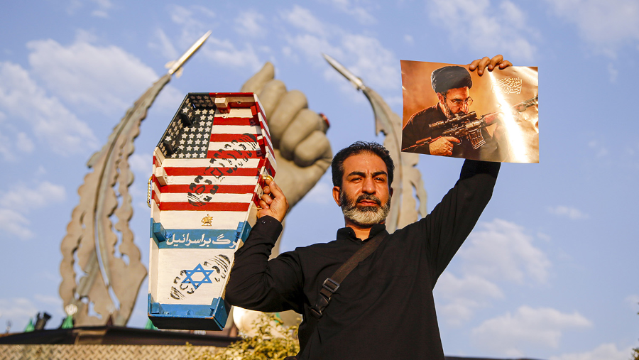 Les États-Unis et l'Iran continuent de se battre, alors même qu'ils parlent de « paix »