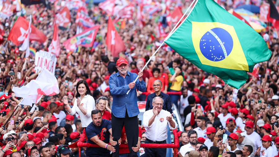 Les élections au Brésil stupéfient le monde